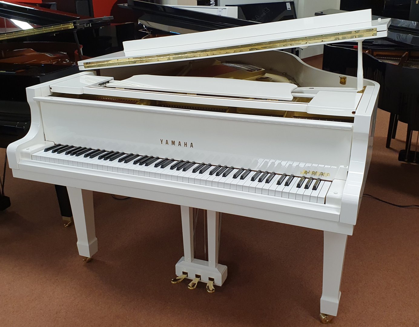 Yamaha G2 von 1992 in White glossy
