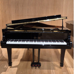 Yamaha C3 von 1994 in Black glossy