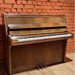 Seiler 118 von 1989 in Walnut matt