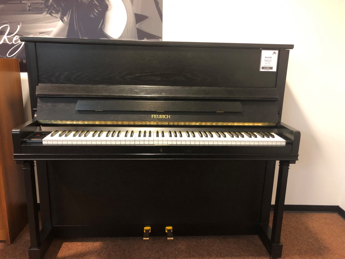 Feurich 125 von 1980 in Black matt