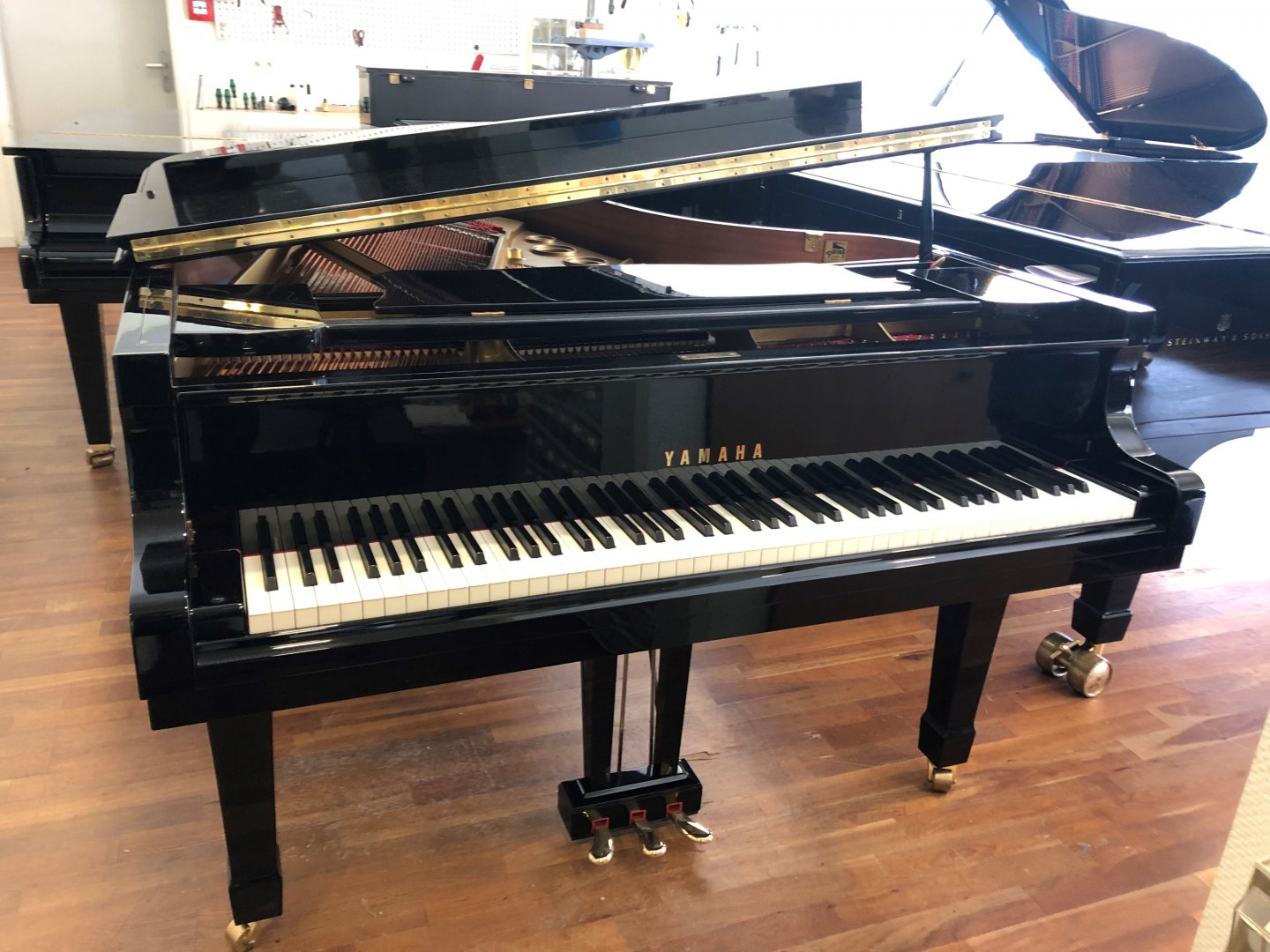 Yamaha C5 von 1990 in Black glossy