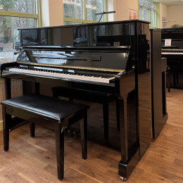 Yamaha P121 NT von 2008 in Black glossy