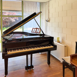 Yamaha C5 von 1984 in Black glossy