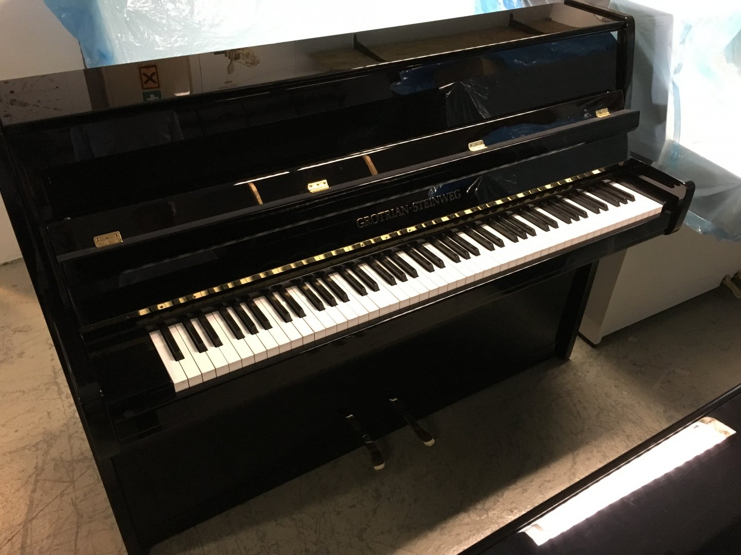 Grotrian-Steinweg 112 M schwarz poliert von 1992 in Black glossy