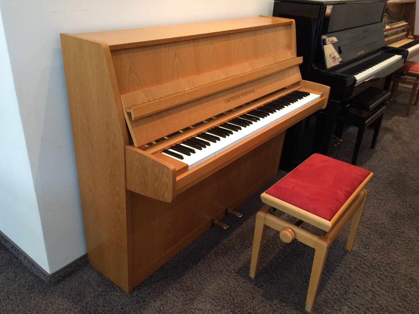 Grotrian-Steinweg 110 von 1979 in Oak matt