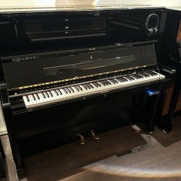 Steinway & Sons Modell K mit Stummschaltung von 2002 in Black glossy