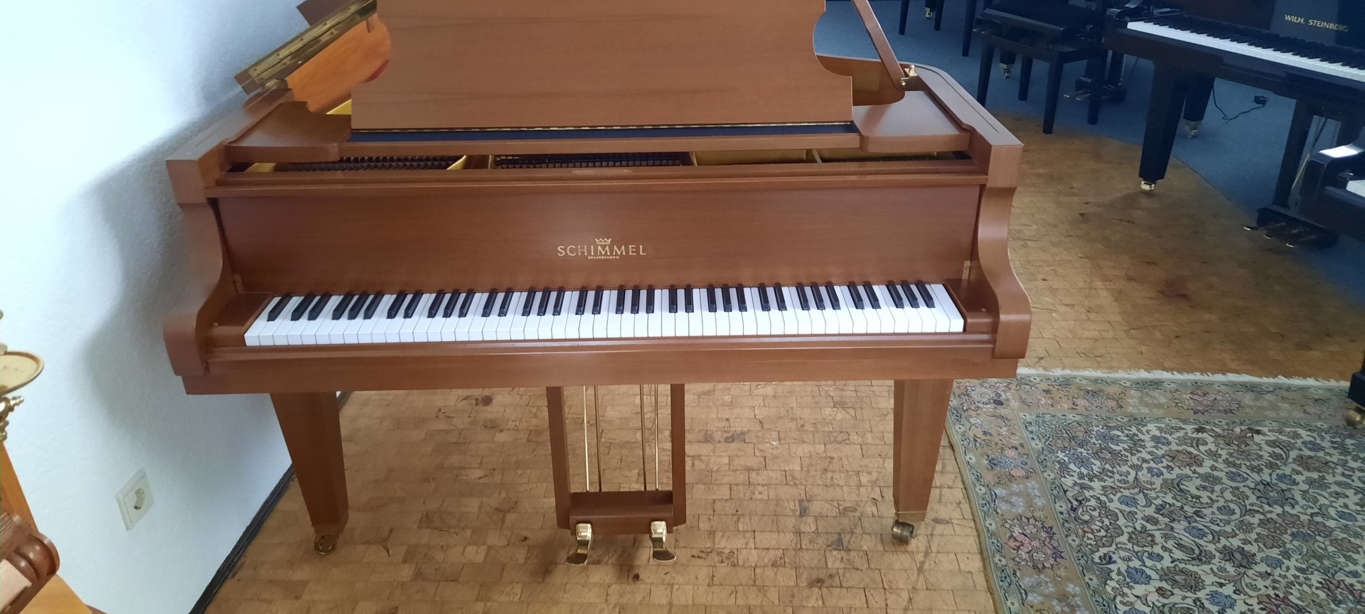 Wilhelm Schimmel 174 T von 1981 in Walnut matt