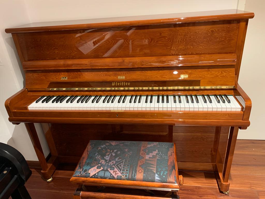 Pfeiffer 118 Eibe Poliert von 1994 in Yew Wood glossy