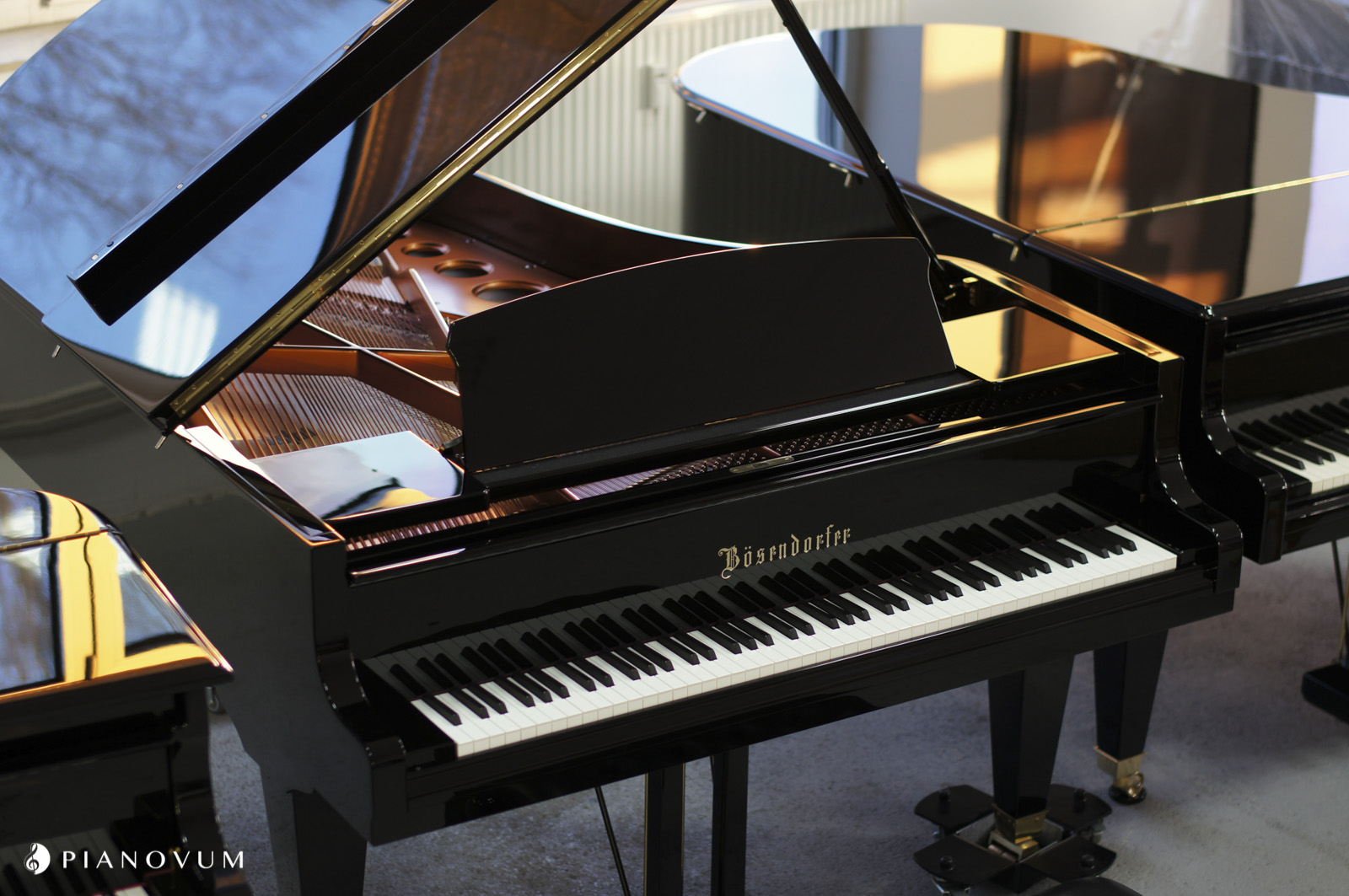 Bösendorfer 200 von 1985 in Black glossy