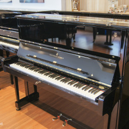 Steinway & Sons K-132 von 2002 in Black glossy