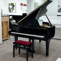 Yamaha C3 von 1987 in Black glossy
