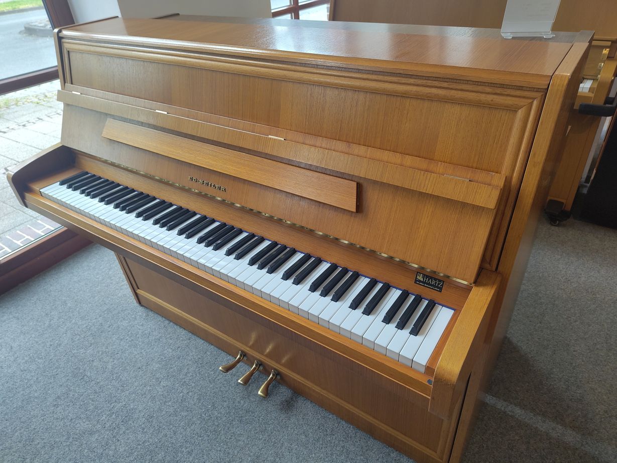 Seiler 114 von 1987 in Walnut matt