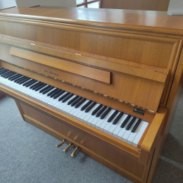 Seiler 114 von 1987 in Walnut matt