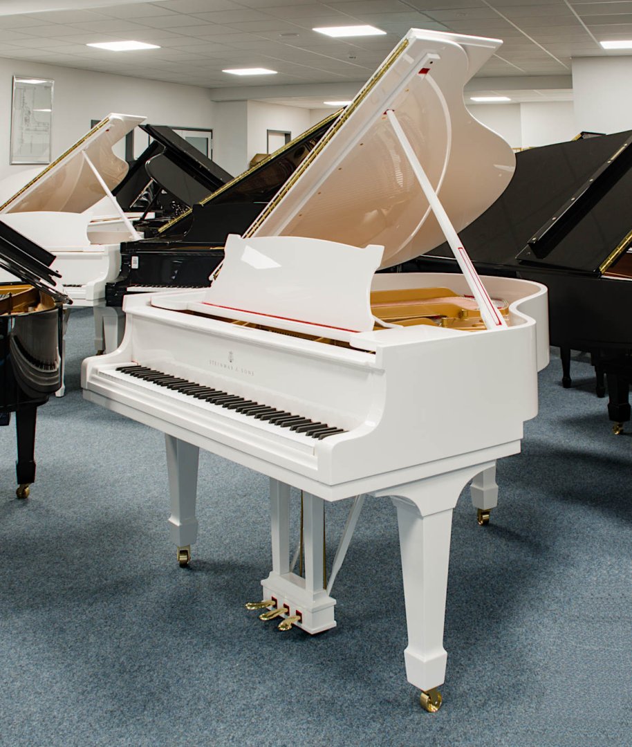 Steinway & Sons S-155 von 1948 in White glossy
