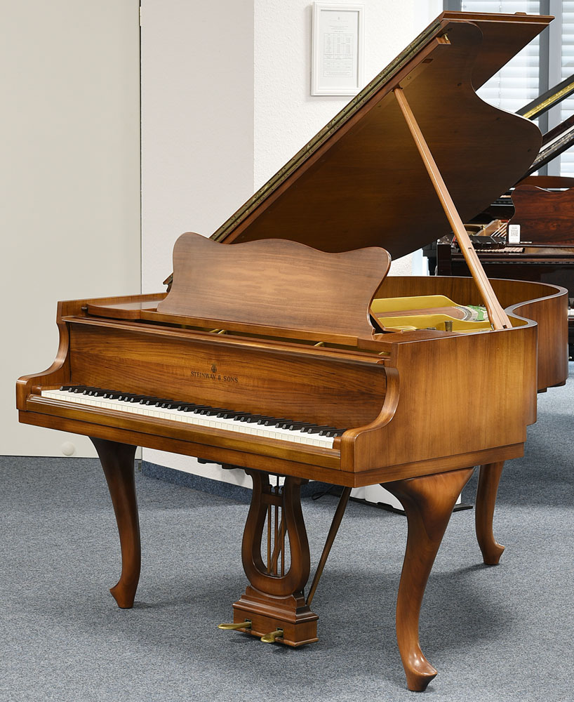 Steinway & Sons M-170 von 1962 in Walnut matt