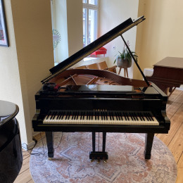 Yamaha C1 Silent von 2010 in Black glossy