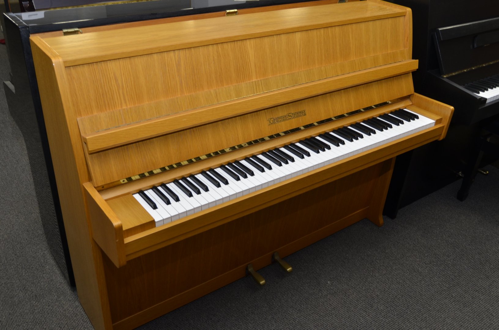 Grotrian-Steinweg 104 von 1973 in Oak matt