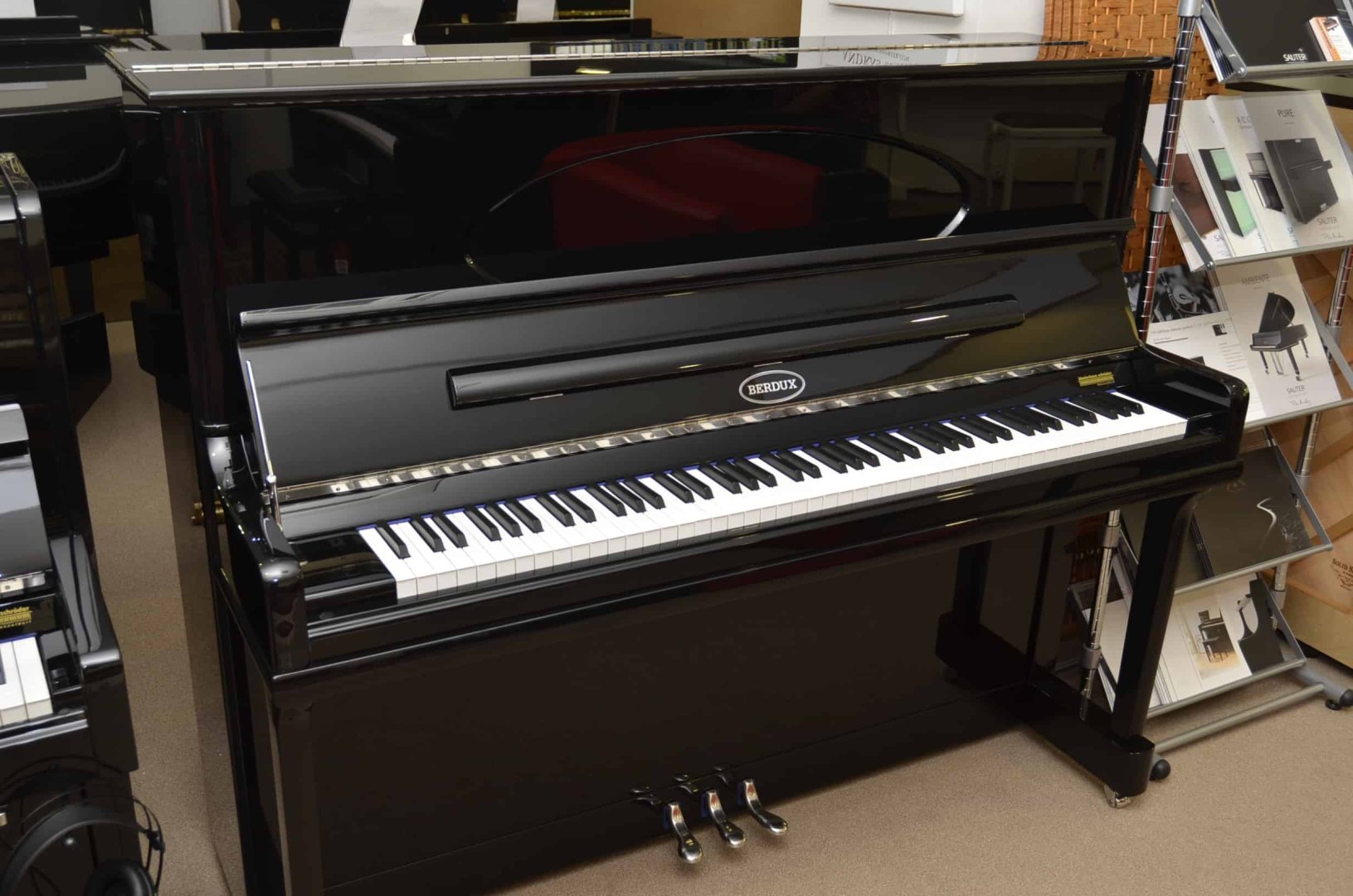 Berdux F 126 von 2019 in Black glossy