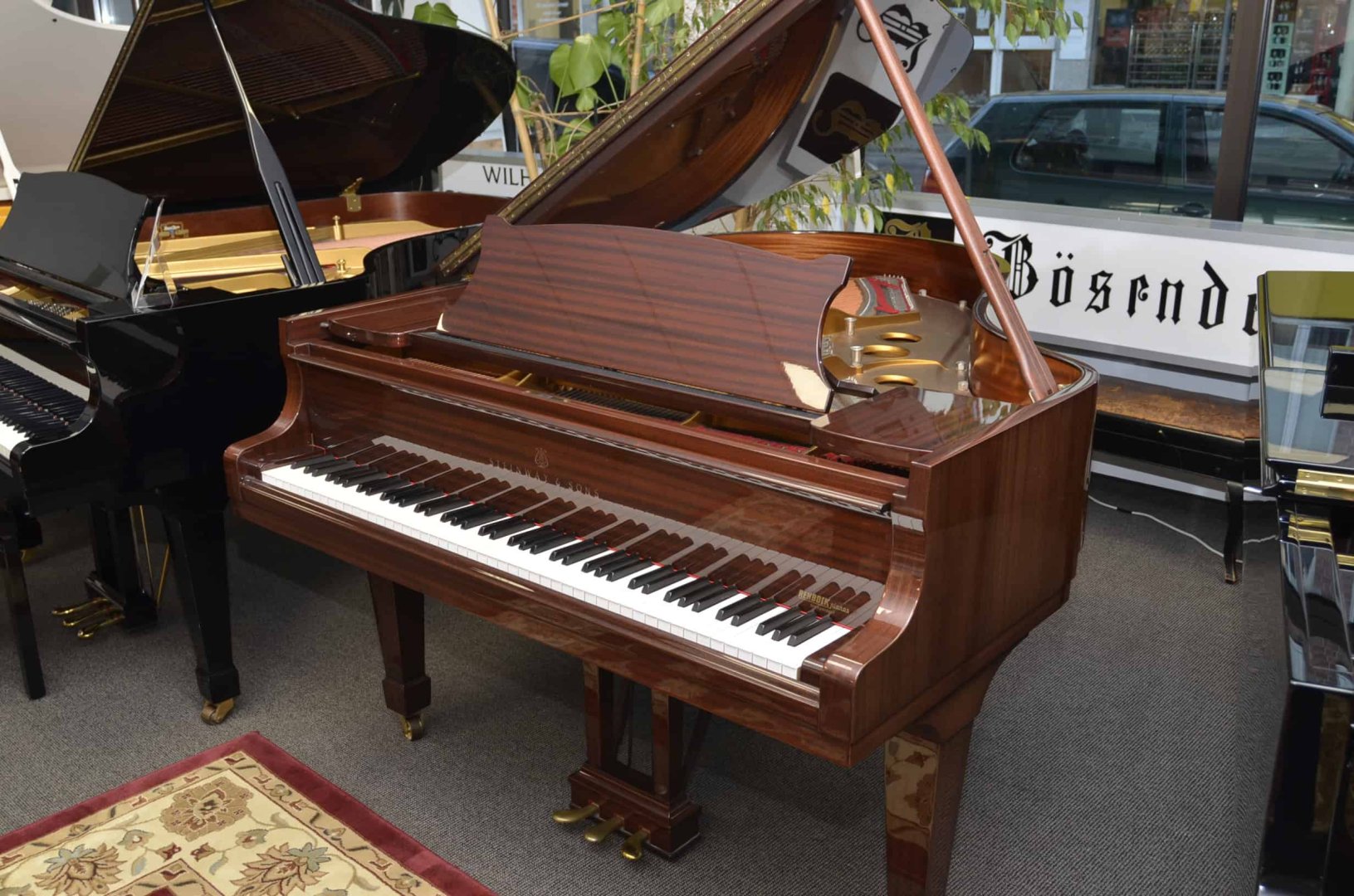 Steinway & Sons O von 1985 in Special colour glossy